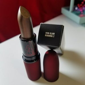 MAC LIPSTICK